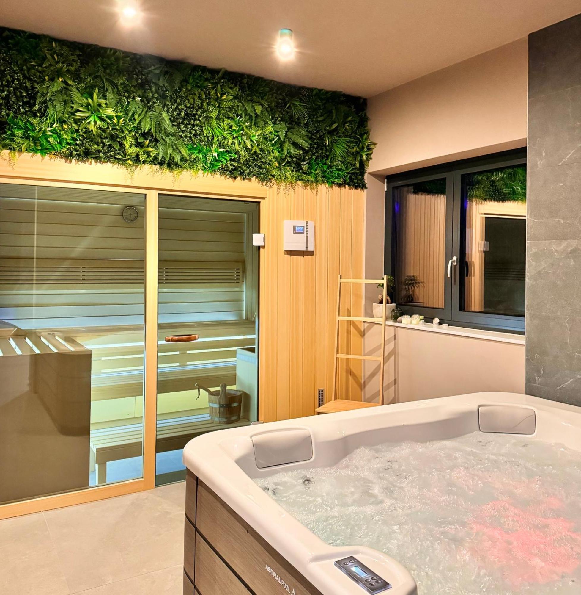 Le Maris With Indoor & Outdoor Heated Pool * Dobrinj